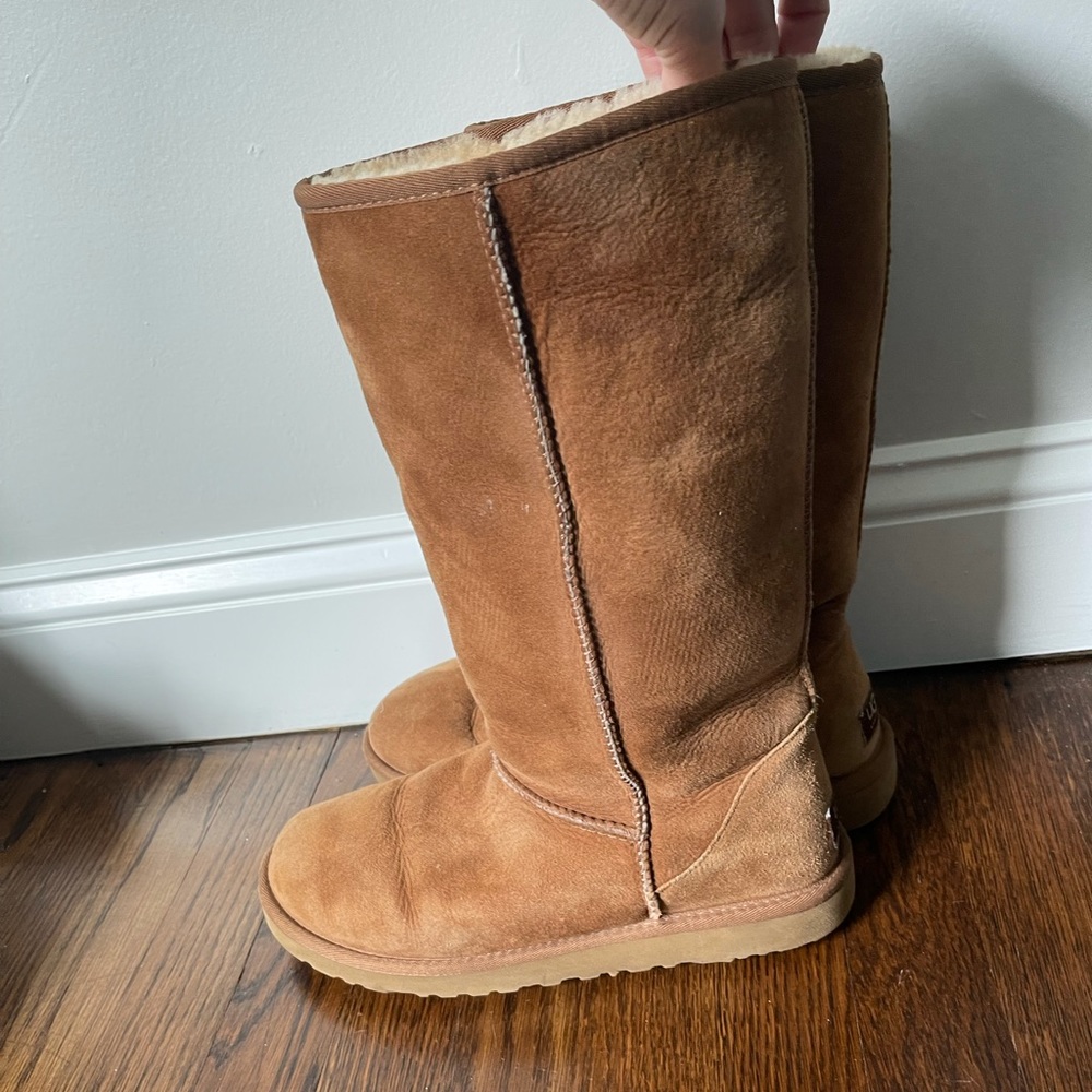 Tan Tall Uggs
